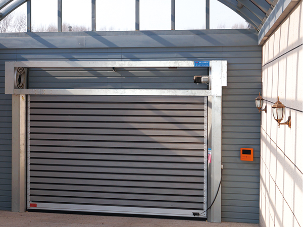 哈爾濱硬質(zhì)快速門